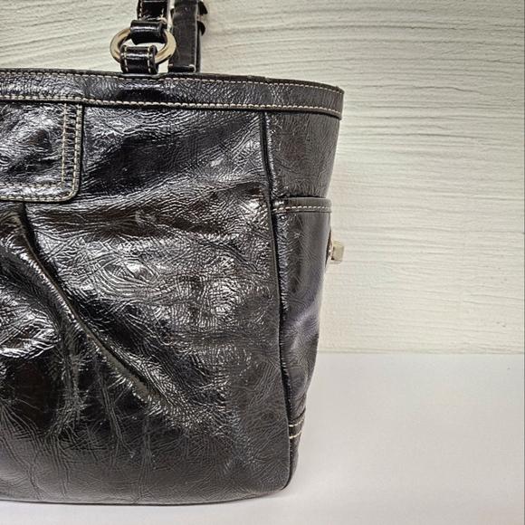Coach Gallery Zippered Tote Bag in Black Patent Cowhide Leather F13761 - Picture 5 of 13